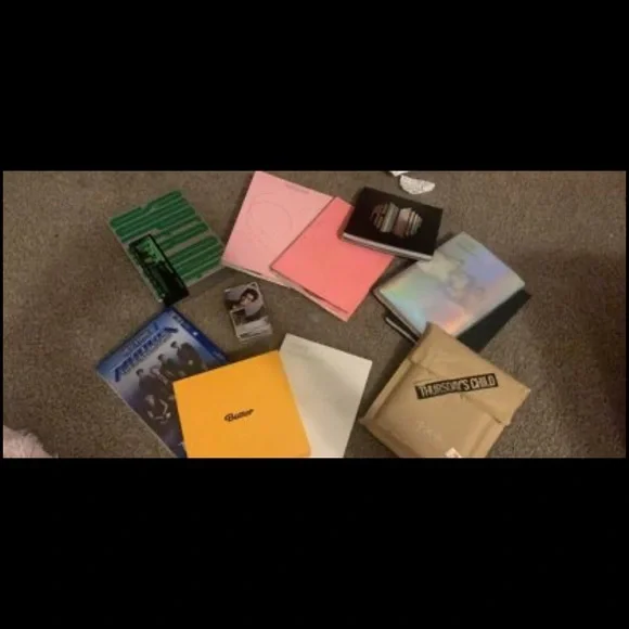 kpop albums - Picture 1 of 2